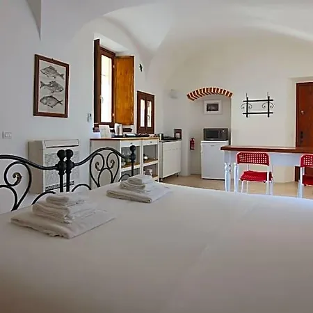 Piazza Campidoglio 3 *